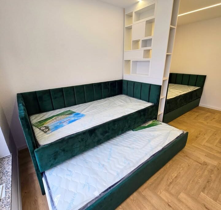 Komplet dhomë gjumi për fëmijë me garderobë dhe sirtarë në Ferizaj
