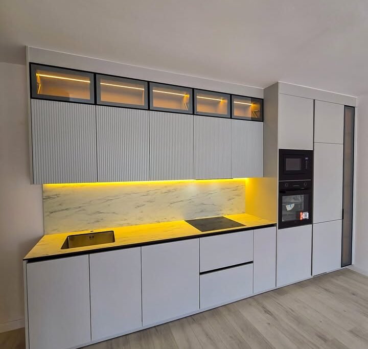 Detaj i kuzhinës moderne me materiale cilësore, Mobileria XONI Kosovë